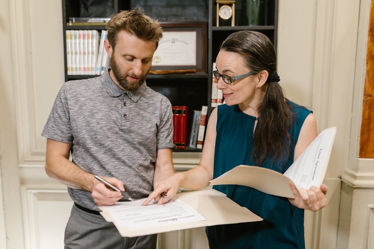 skip tracer delivering an important legal document to a recipient